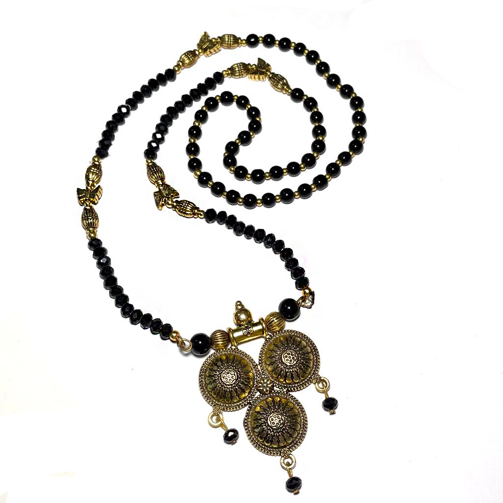 Ожерелье с кулоном ТРИ ДИСКА (металл, стекло, пластик, длина украшения 42-43 см.), 1 шт.