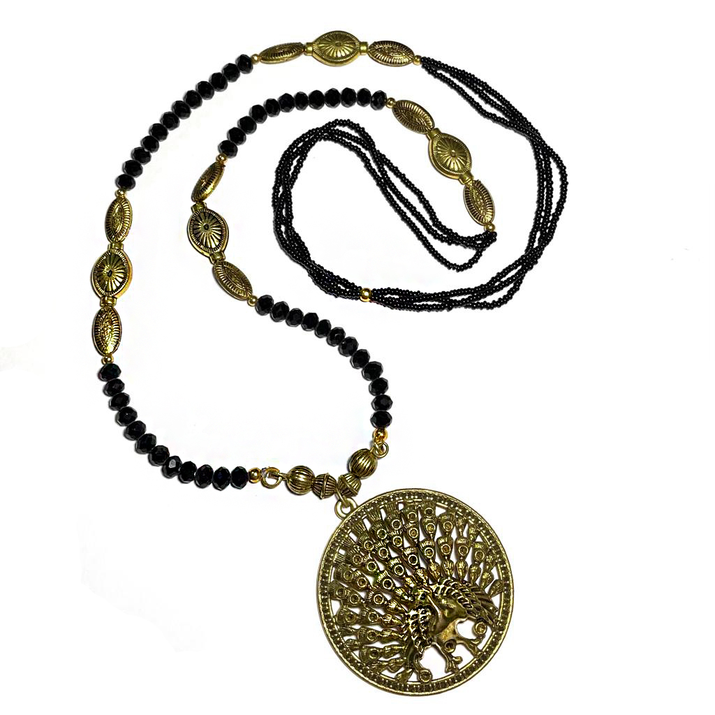 Ожерелье с кулоном ПАВЛИН В КРУГУ (разный дизайн, металл, стекло, пластик, бисер, длина украшения 42-44 см.), 1 шт.