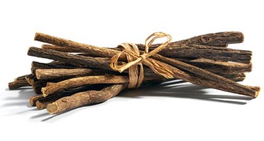 7 удивительных преимуществ аюрведической травы Яштимадху (корень солодки).