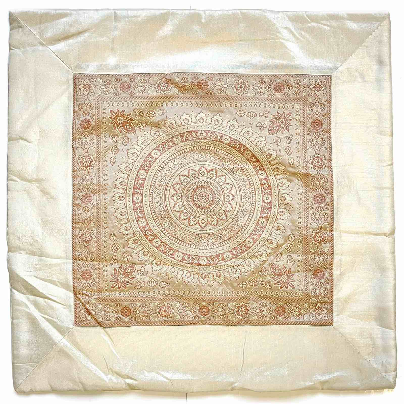 Индийский БОЛЬШОЙ чехол для подушки МАНДАЛА В РАМКЕ, цвет КРЕМОВЫЙ (полиэстер, с обратной стороны однотонный на завязках, размер 58 на 58 см.), 1 шт.