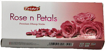 ROSE N PETALS Premium Dhoop Sticks, Tridev (ЛЕПЕСТКИ РОЗЫ премиальные безосновные благовония, Тридев), 80 г.